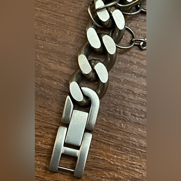 Vintage DKNY Chain Link Bracelet Watch – Stainless Steel - Picture 4 of 6